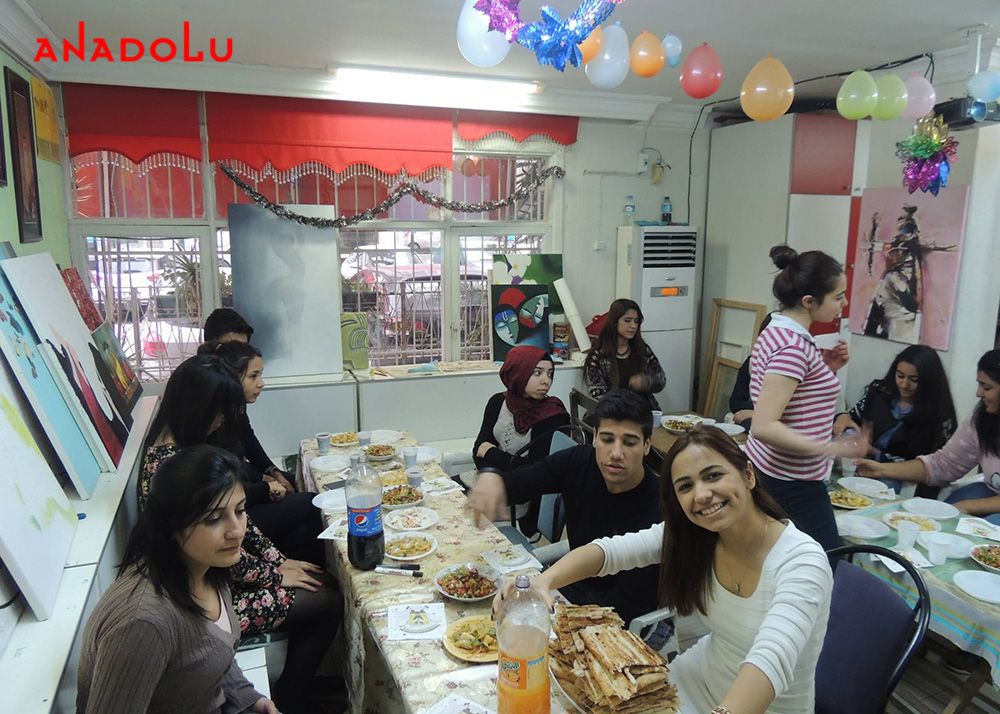 Gaziantepte Güzel Sanatlar Resim Kursları Atölyede Ders Sonrası Etkinlikler