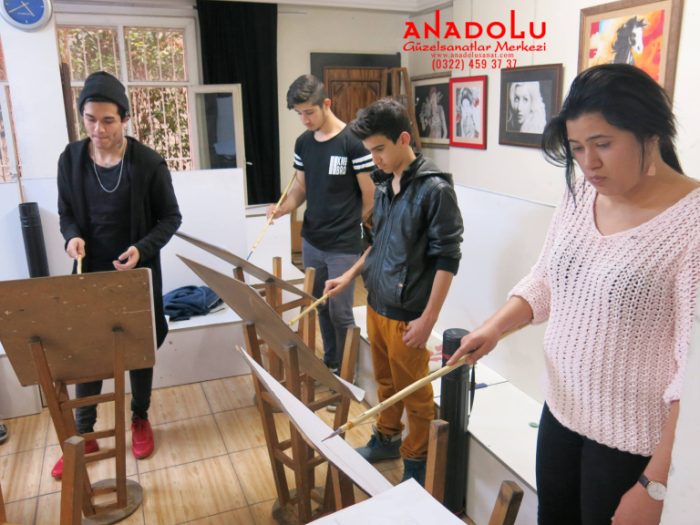 Gaziantepte Anadolu Güzel Sanatlarda Modelden Desen Çizimleri