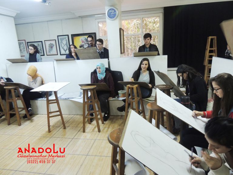 Anadolu Güzel Sanatlar Desen çalışması Yaparlarken Gaziantepda